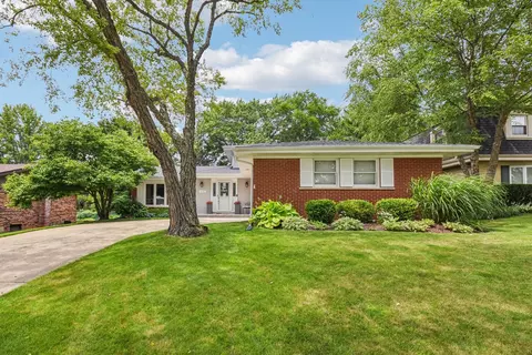 632 Huntington Ln, Schaumburg, IL 60193