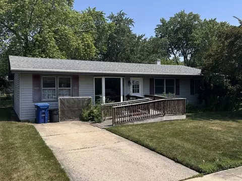 1314 Moore Ave, Saint Charles, IL 60174