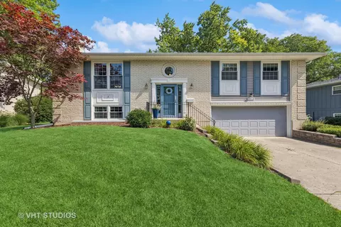 1010 59th St, Lisle, IL 60532
