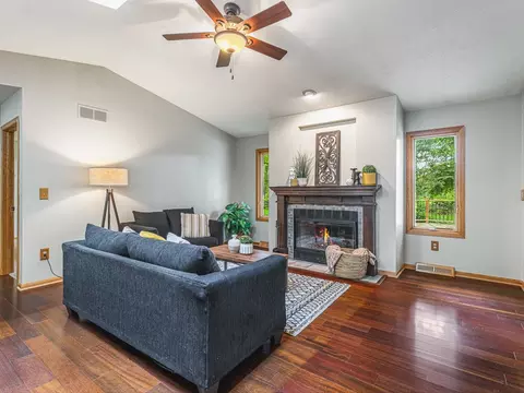 Living - 384 Orleans Dr, Davis, IL 61019 photo 3 of 9