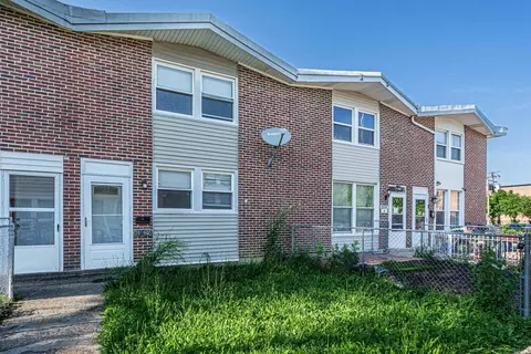 2059 Pine St #D, Des Plaines, IL 60018 photo 1