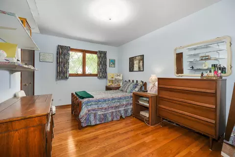 Bedroom - 10 S125 Springbrook Dr, Naperville, IL 60565 photo 2 of 2