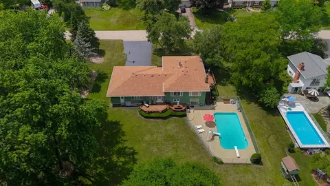 View/Area - 10 S125 Springbrook Dr, Naperville, IL 60565 photo 2 of 4