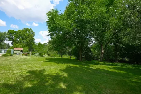 Exterior - 10 S125 Springbrook Dr, Naperville, IL 60565 photo 12 of 12