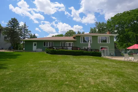 Exterior - 10 S125 Springbrook Dr, Naperville, IL 60565 photo 9 of 12
