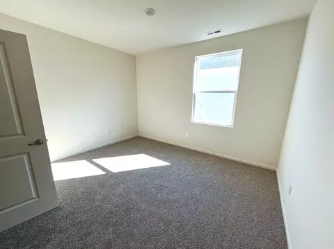 Bedroom - 1255 Wild Tulip Ct, Bartlett, IL 60103 photo 3 of 7