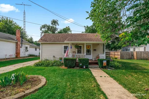 332 W 1st St, Sandwich, IL 60548