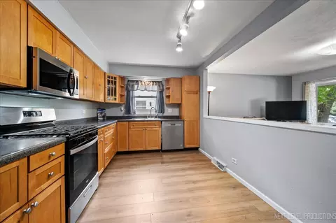 1885 Monday Dr, Elgin, IL 60123 photo 7