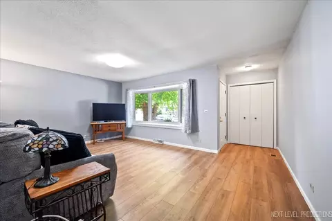 1885 Monday Dr, Elgin, IL 60123 photo 5