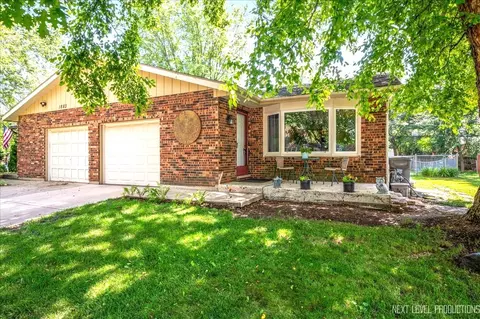 1885 Monday Dr, Elgin, IL 60123