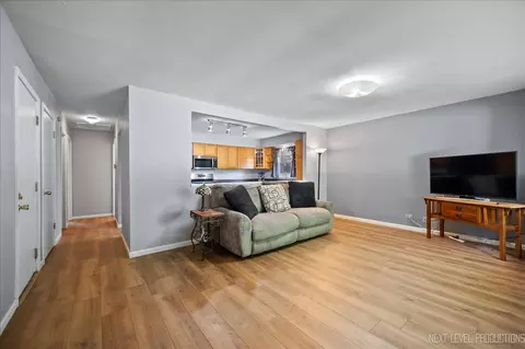1885 Monday Dr, Elgin, IL 60123 photo 3