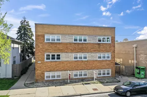 5927 W Addison St #2D, Chicago, IL 60634