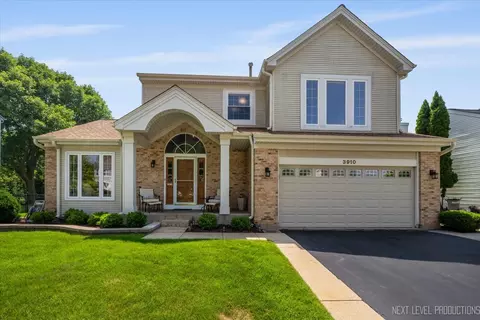 3910 Blackberry Dr, Lake In The Hills, IL 60156