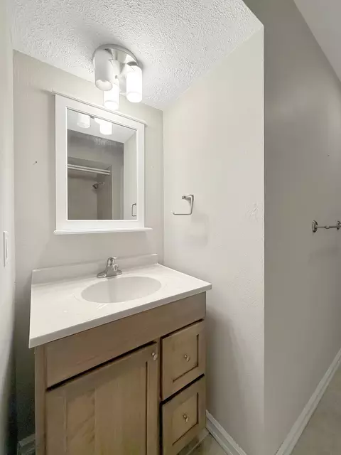 Bath - 701 E Soper St, Winnebago, IL 61088 photo 4 of 5