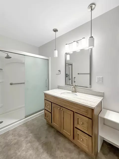 Bath - 701 E Soper St, Winnebago, IL 61088 photo 3 of 5