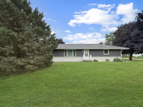 Exterior - 701 E Soper St, Winnebago, IL 61088 photo 10 of 10