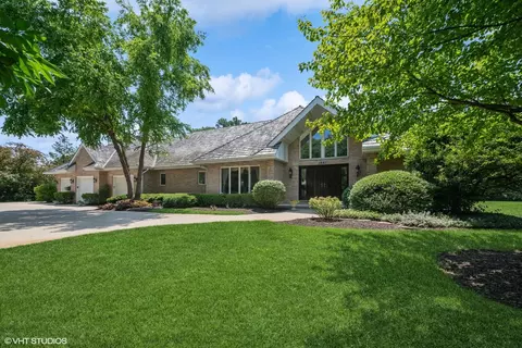 1881 Haven Ln, Green Oaks, IL 60048