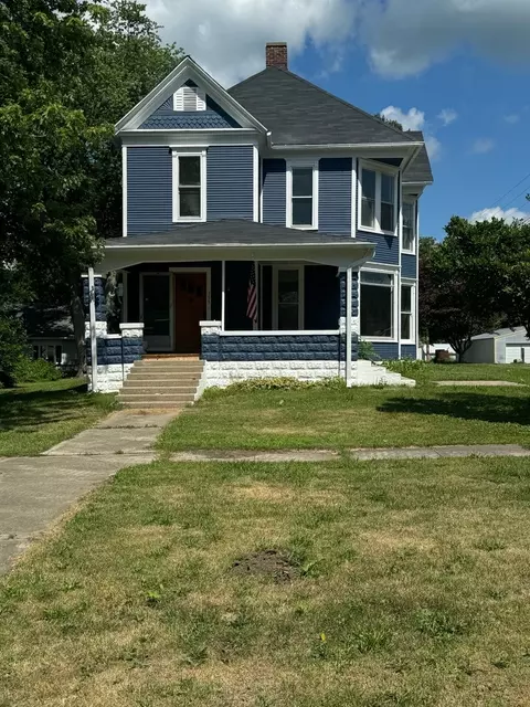 355 N 5th St, Sheldon, IL 60966