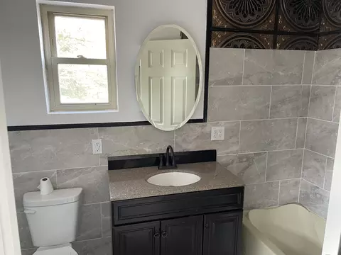 Bath - 355 N 5th St, Sheldon, IL 60966 photo 6 of 6