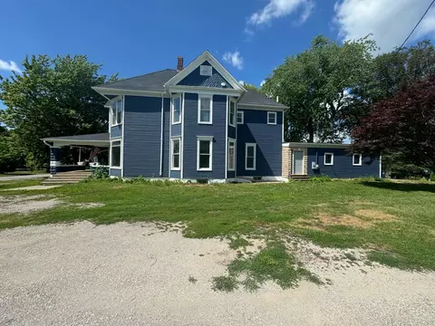 Exterior - 355 N 5th St, Sheldon, IL 60966 photo 3 of 9