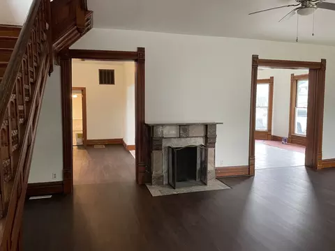 Living - 355 N 5th St, Sheldon, IL 60966 photo 2 of 4