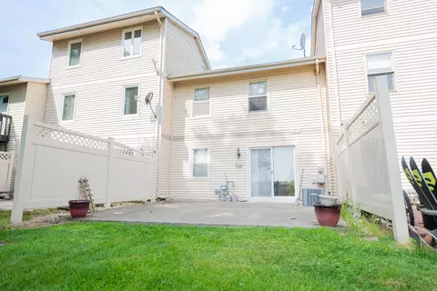 Exterior - 1509 Elder Dr, Aurora, IL 60506 photo 4 of 7