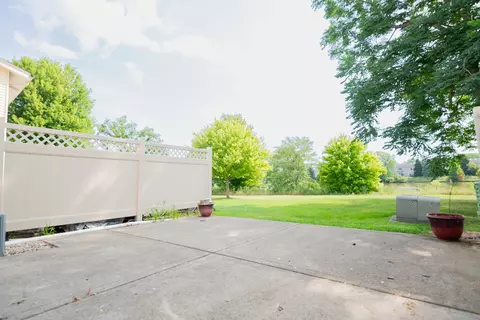 Exterior - 1509 Elder Dr, Aurora, IL 60506 photo 6 of 7