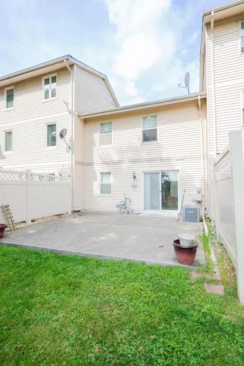 Exterior - 1509 Elder Dr, Aurora, IL 60506 photo 3 of 7