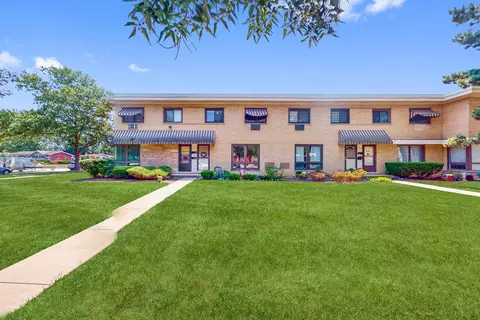 982 N Wheeling Rd, Mount Prospect, IL 60056