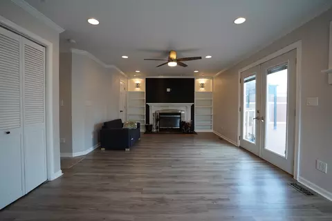 Living - 2304 Jay Ln, Rolling Meadows, IL 60008 photo 4 of 6
