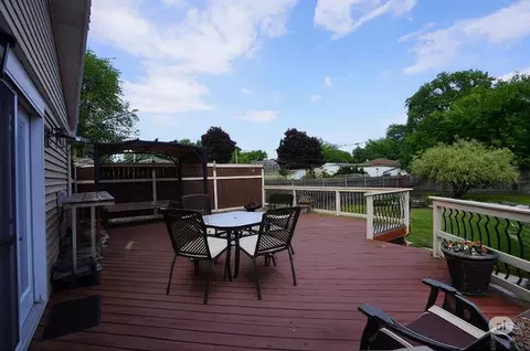 Exterior - 2304 Jay Ln, Rolling Meadows, IL 60008 photo 5 of 9