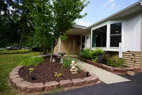 Exterior - 2304 Jay Ln, Rolling Meadows, IL 60008 photo 3 of 9