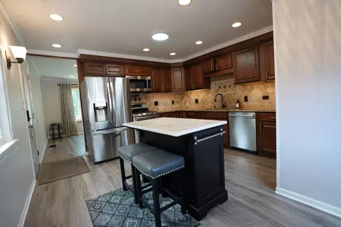 Kitchen - 2304 Jay Ln, Rolling Meadows, IL 60008 photo 1 of 3