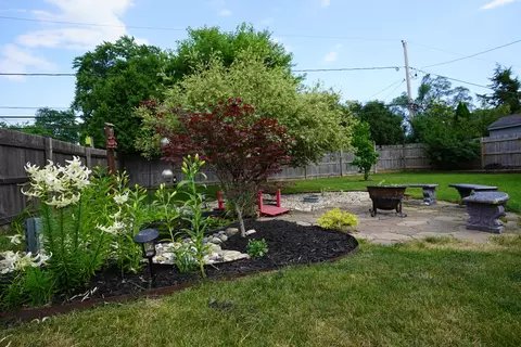 Exterior - 2304 Jay Ln, Rolling Meadows, IL 60008 photo 8 of 9