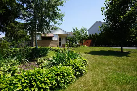 Exterior - 2304 Jay Ln, Rolling Meadows, IL 60008 photo 2 of 9