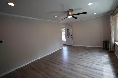 Living - 2304 Jay Ln, Rolling Meadows, IL 60008 photo 2 of 6