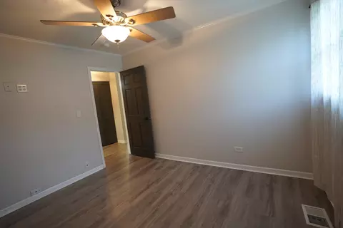 Bedroom - 2304 Jay Ln, Rolling Meadows, IL 60008 photo 3 of 4