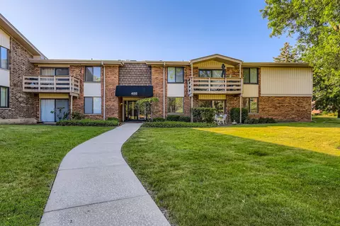 455 Raintree Ct #1C, Glen Ellyn, IL 60137