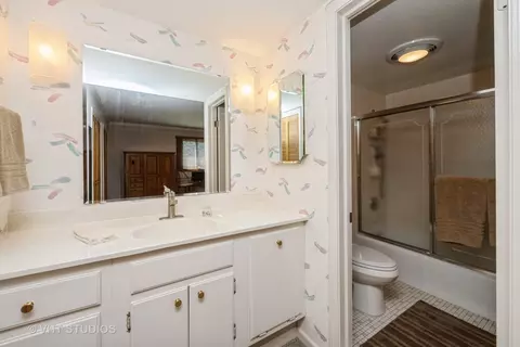1 Falkirk Ln, Rolling Meadows, IL 60008 photo 11