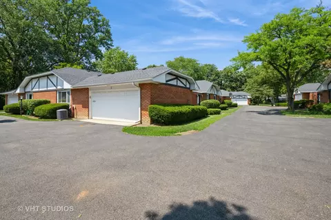 1 Falkirk Ln, Rolling Meadows, IL 60008 photo 3