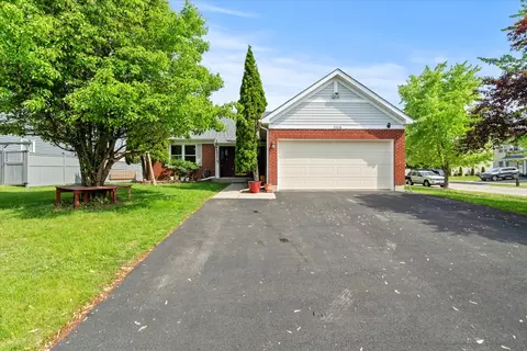 21016 Longmeadow Dr, Crest Hill, IL 60403