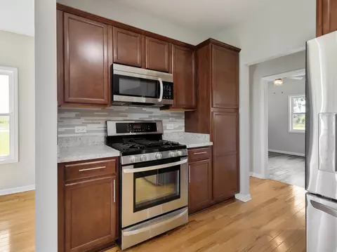 Kitchen - 811 Forest Downs St, Harvard, IL 60033 photo 2 of 2