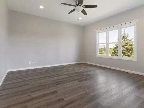 Living - 811 Forest Downs St, Harvard, IL 60033 photo 5 of 6