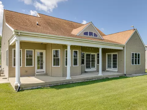 Exterior - 811 Forest Downs St, Harvard, IL 60033 photo 1 of 2