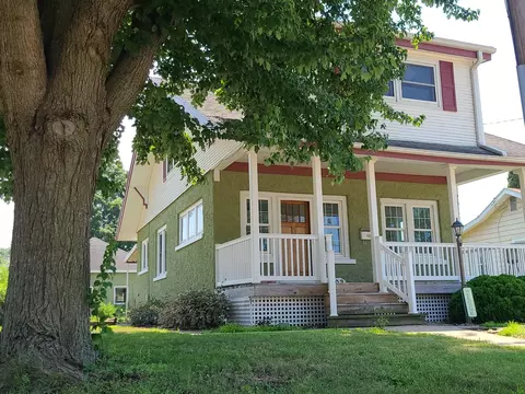 1902 W 1st St, Dixon, IL 61021