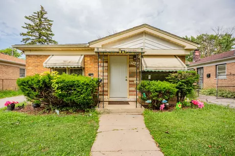 15533 Vincennes Rd, Phoenix, IL 60426