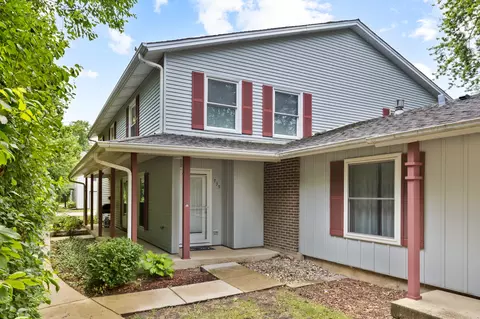 735 Wellington Ave, Elk Grove Village, IL 60007