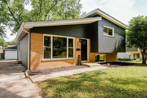 570 Dawes Ave, Glen Ellyn, IL 60137