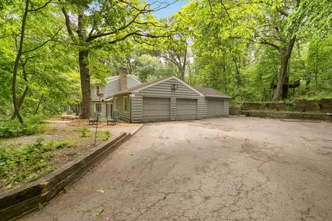 36 W525 Wild Rose Rd, Saint Charles, IL 60174