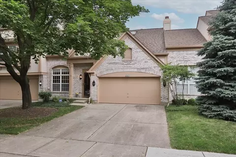 602 Cherbourg Dr, Buffalo Grove, IL 60089
